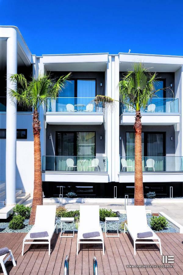 Senso Suites Néa Péramos エクステリア 写真