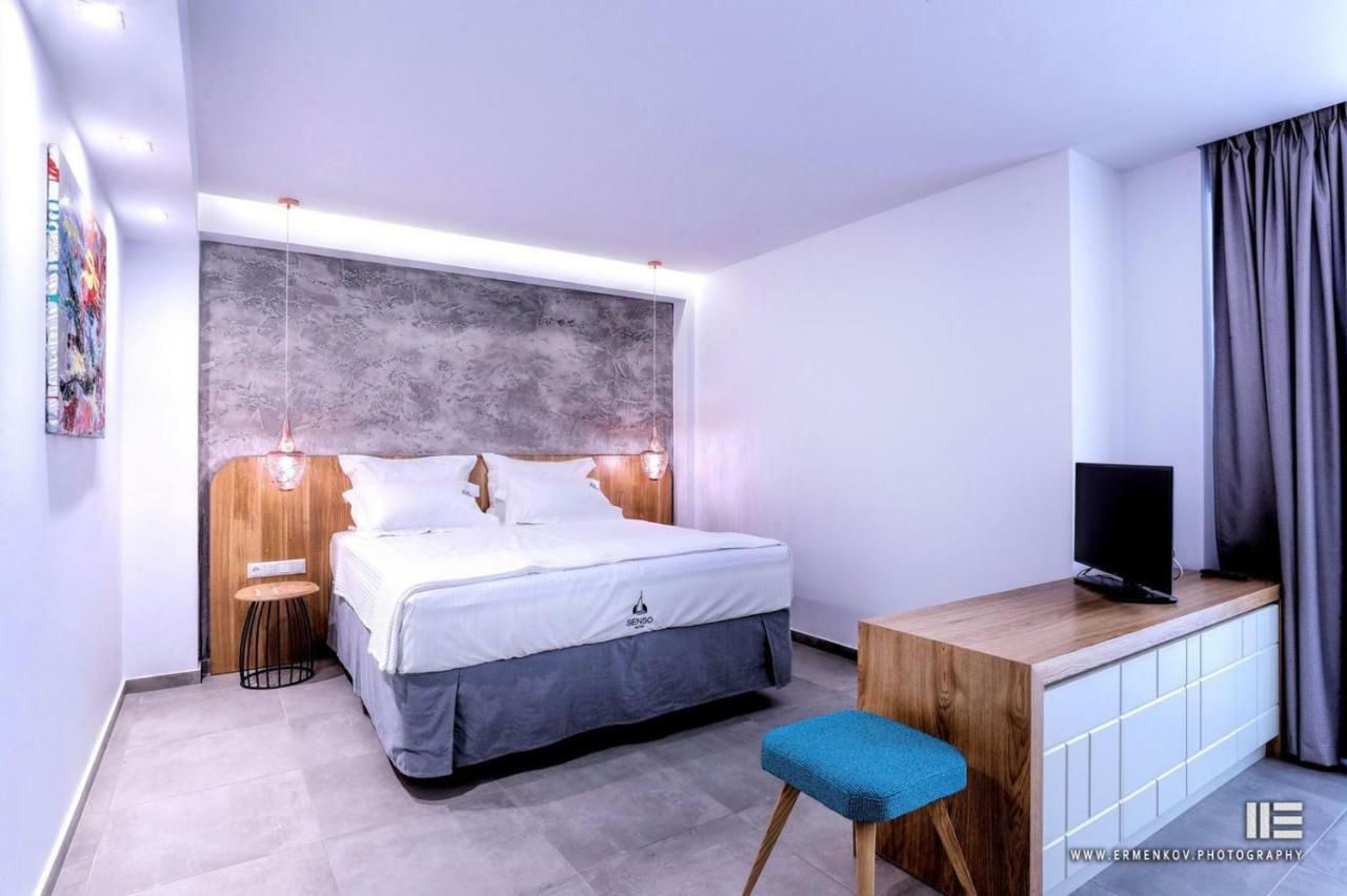Senso Suites Néa Péramos エクステリア 写真