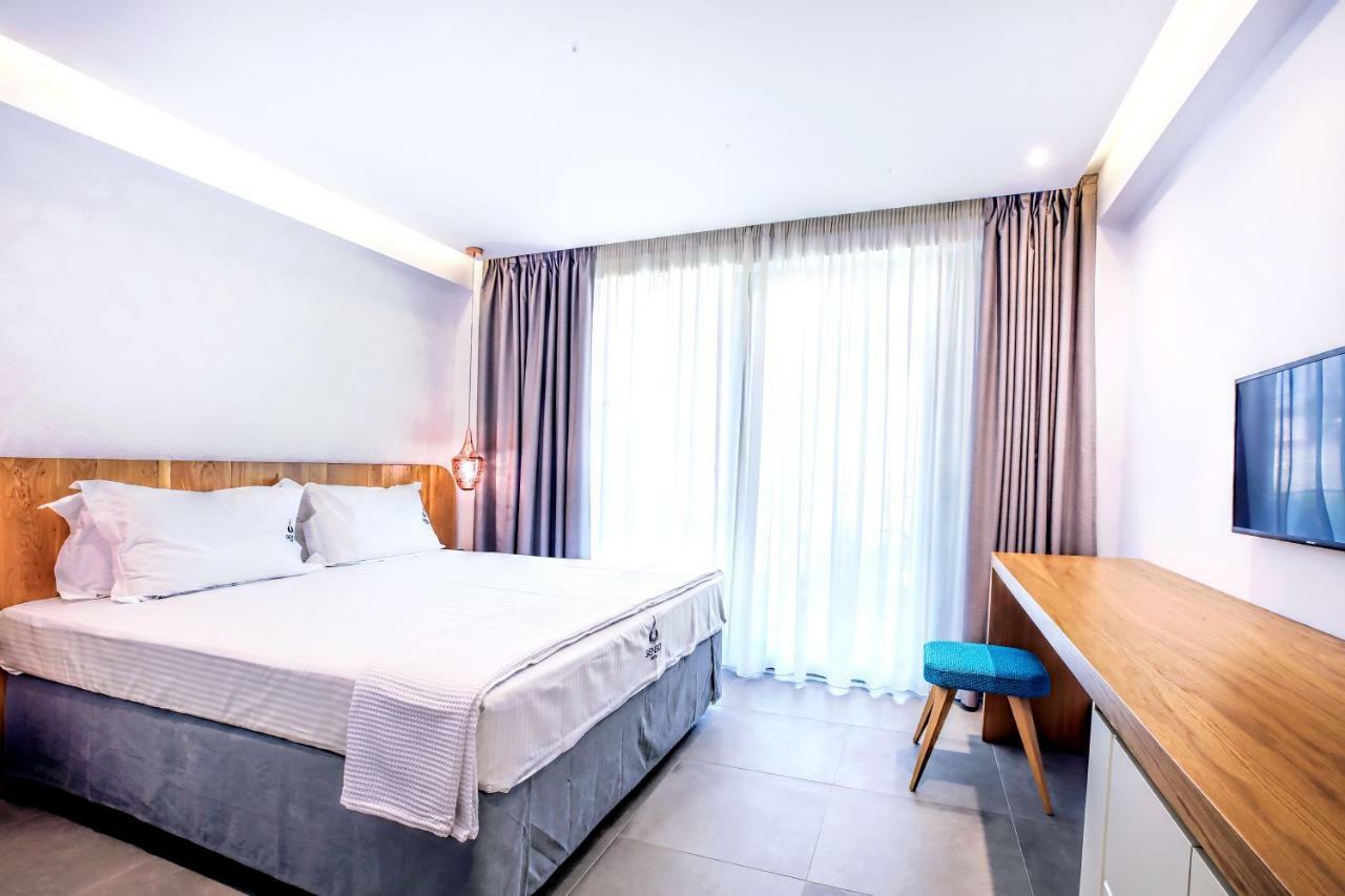 Senso Suites Néa Péramos エクステリア 写真